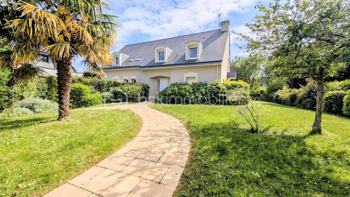 Maison 8 pièces 196 m² · à Mathieu · 196 m² · 659 900 €