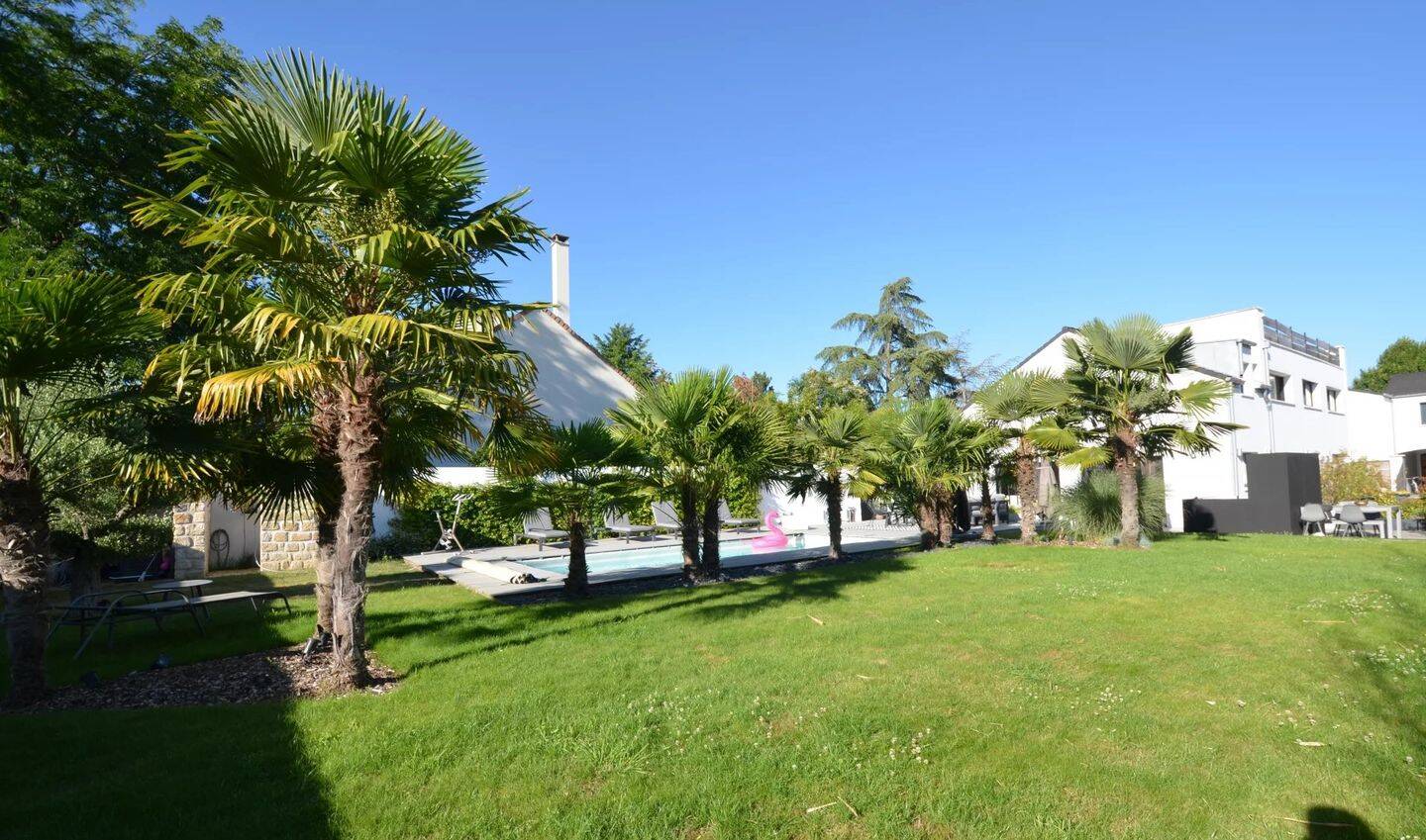 Maison 6 pièces 200 m² · à Croissy-sur-Seine · 200 m² · 7 400 €