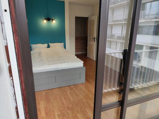 Appartement à louer 450 € 4 pièces 3 chambres 85 m² Étage 1/3 Les Fontaines Tours 37200