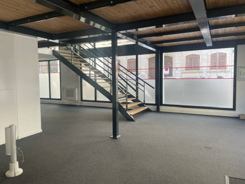 Espace bureau à vendre 990 000 € 186,6 m² de bureaux divisible de 187 m² à 187 m² Tête d'Or-Foch-Vitton Lyon 6ème 69006