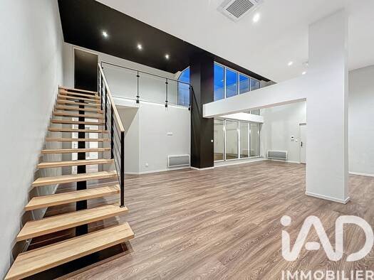 Appartement à louer 2 100 € 5 pièces 4 chambres 188 m² Étage 1/2 Devant les Ponts Metz 57050