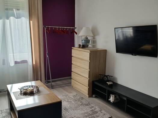 Appartement à louer 450 € 1 pièce 28 m² 1er étage Beaujeu 69430