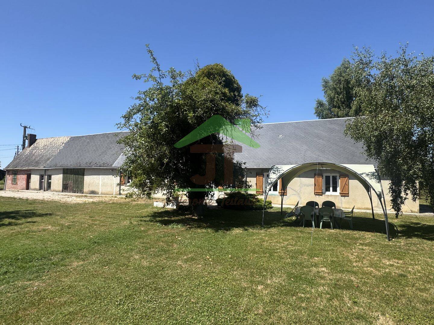 Maison 6 pièces 121 m² · à Commune Nouvelle d'Arrou · 121 m² · 193 000 €