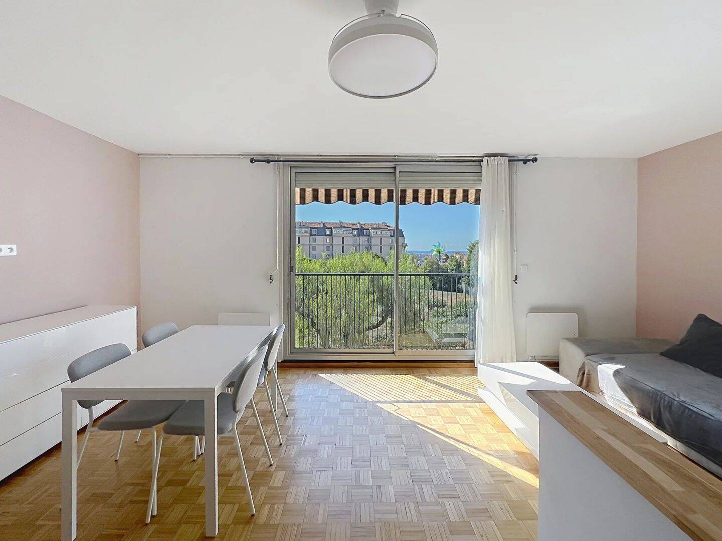 Appartement 2 pièces 57 m² · à Nice · 57,1 m² · 1 100 €/mois