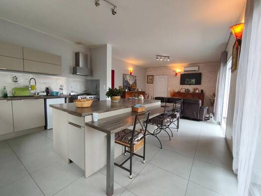 Appartement à vendre 260 000 € 4 pièces 3 chambres 99 m² RDC/2 Sartène 20100