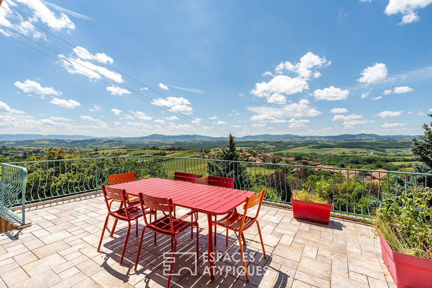Maison 6 pièces 410 m² · à Val d'Oingt · 410 m² · 645 000 €