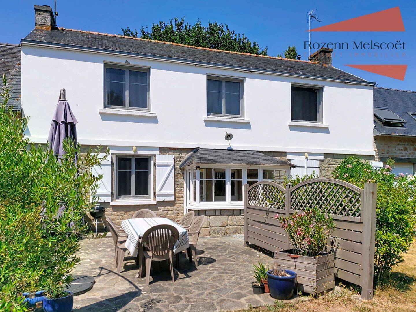 Maison 270 m² · à Plonéour-Lanvern · 270 m² · 738 400 €