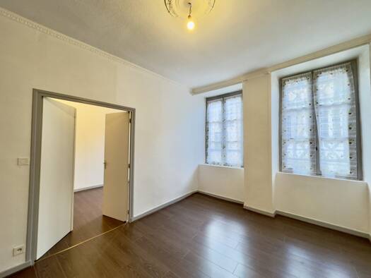 Appartement à louer 430 € 3 pièces 1 chambre 58,9 m² Étage 3/4 Tulle 19000