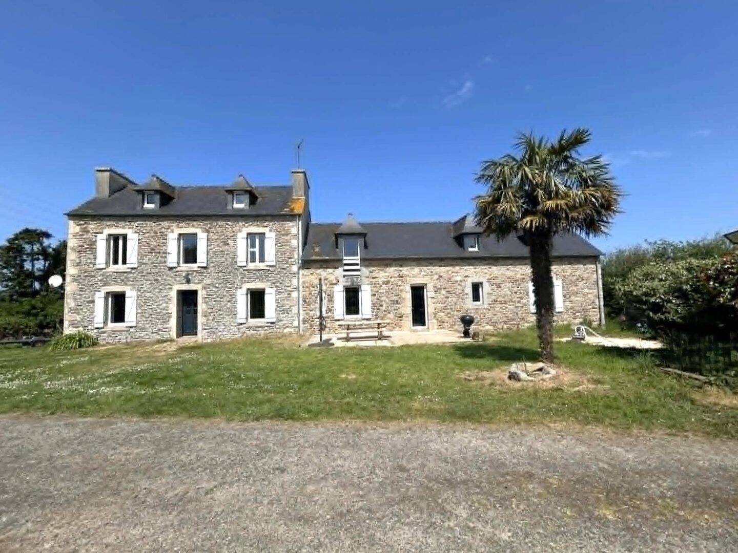 Maison 7 pièces 197 m² · à Plouider · 197 m² · 351 900 €