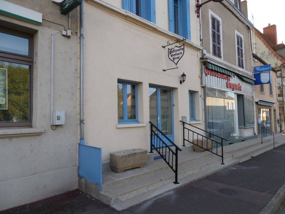 Appartement 4 pièces 120 m² · à Villefranche-d'Allier · 120 m² · 820 €/mois