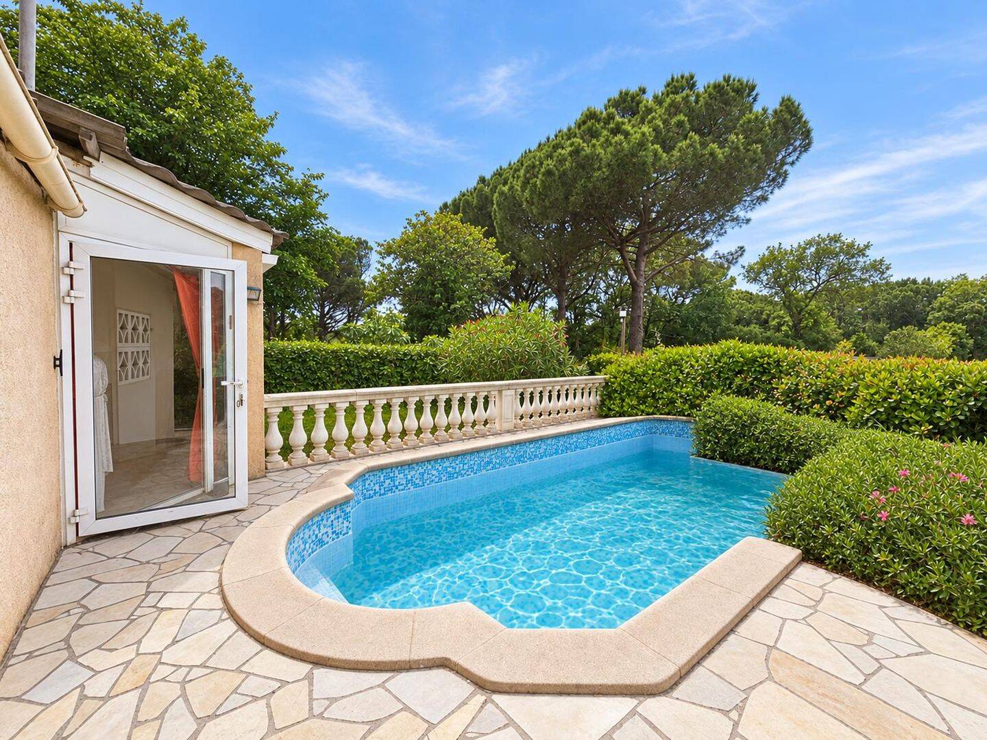 Maison 5 pièces 83 m² · à Fréjus · 82,7 m² · 137 000 €