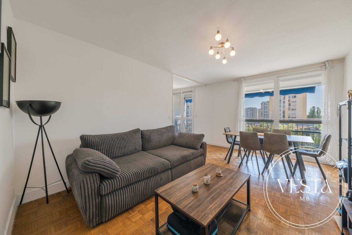 Appartement 4 pièces 84 m² · à Dijon · 83,7 m² · 98 000 €
