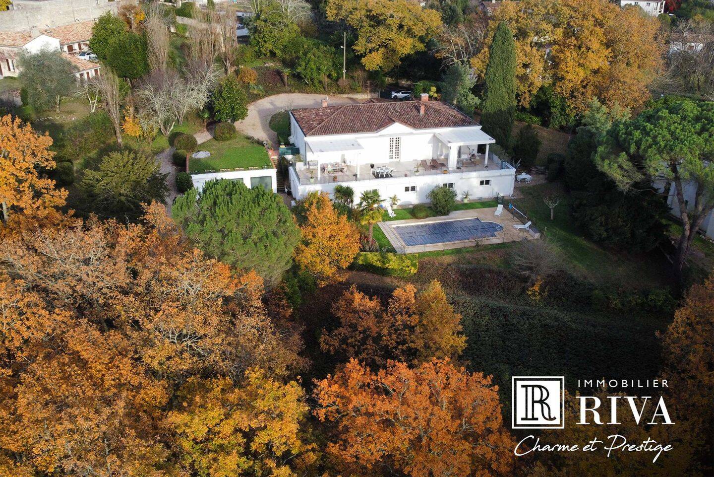 Maison 7 pièces 360 m² · à Latresne · 360 m² · 860 000 €
