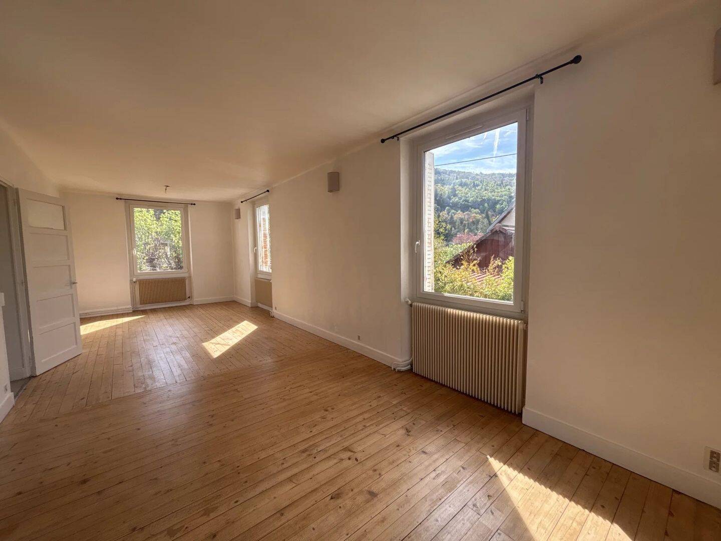 Appartement 3 pièces 107 m² · à Lavancia-Epercy · 107 m² · 750 €/mois