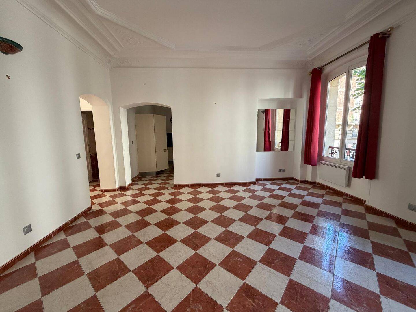 Appartement 3 pièces 71 m² · à Paris 16ème Arrondissement · 70,9 m² · 2 385 €