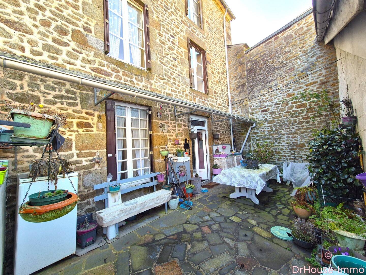 Maison 8 pièces 127 m² · à Gorron · 127 m² · 69 000 €