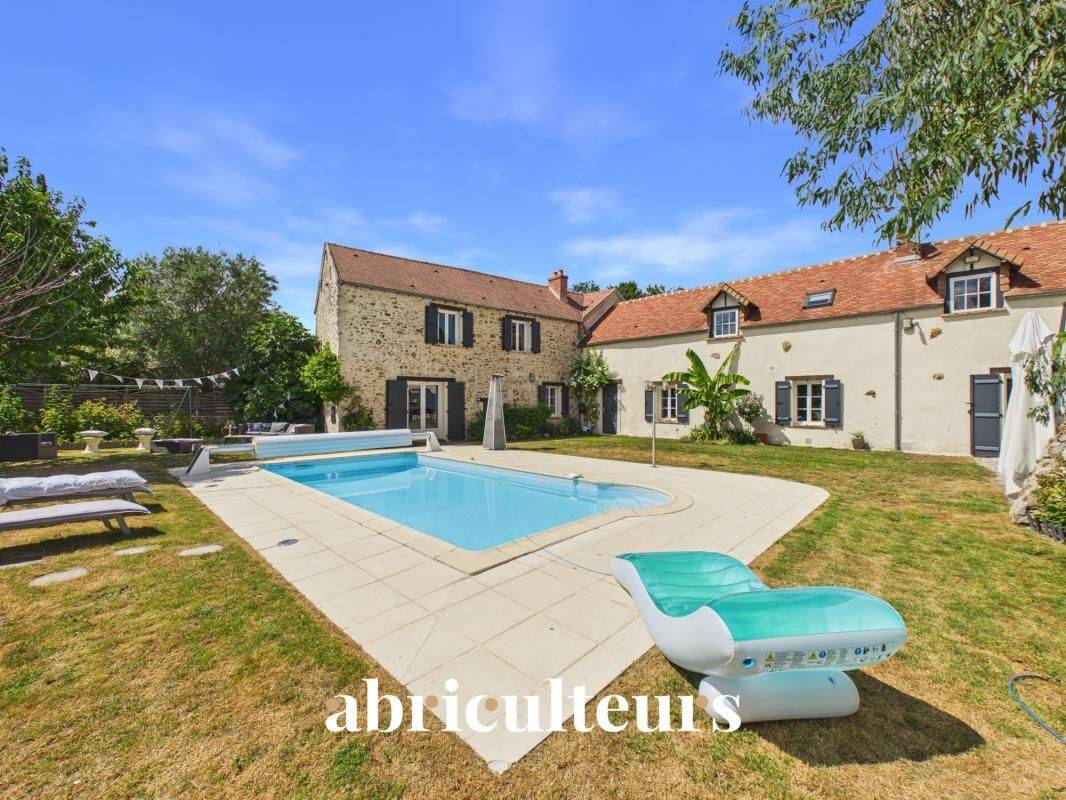 Maison 7 pièces 250 m² · à Vert-le-Grand · 250 m² · 590 000 €
