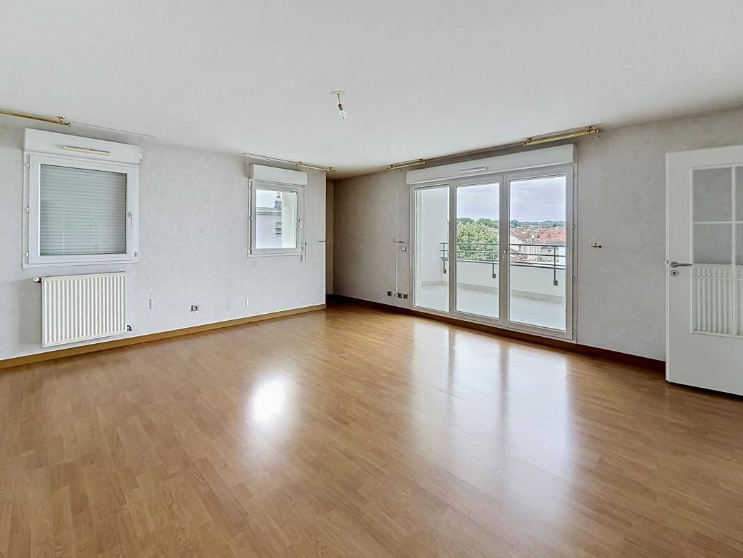 Appartement 4 pièces 100 m² · à Nancy · 100 m² · 1 050 €/mois