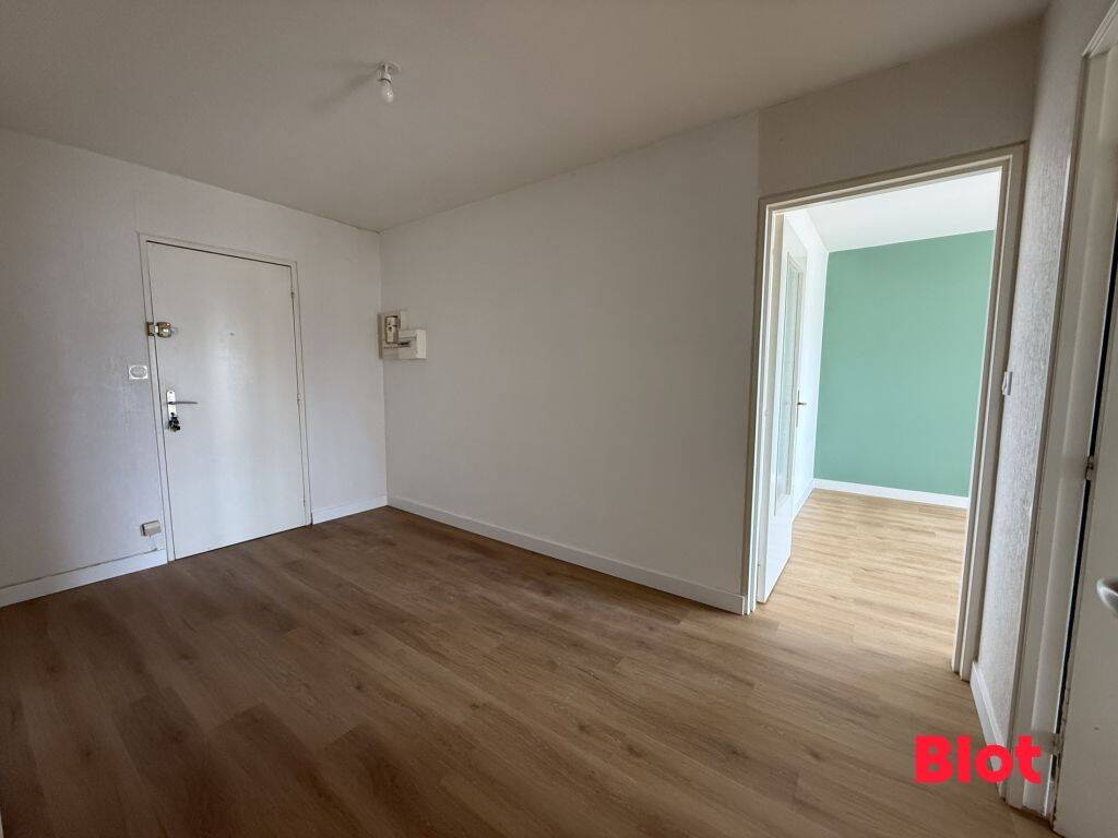 A LOUER / RENNES - BOURG L'EVEQUE - T5 3CH. 103.81m² - 1190EUR C — 11