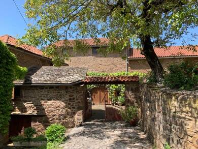 Mas à vendre 320 000 € 13 pièces 4 chambres 245 m² 2 221 m² de terrain Martrin 12550