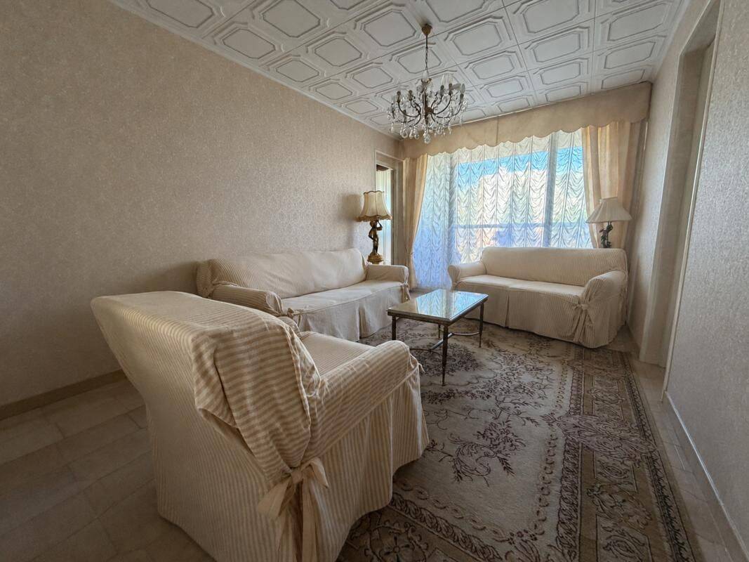Appartement 5 pièces 81 m² · à Marseille 10ème Arrondissement · 81 m² · 240 000 €