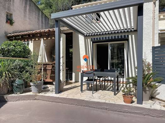 Maison à vendre 328 000 € 3 pièces 2 chambres 48 m² 110 m² de terrain Nord Bandol 83150