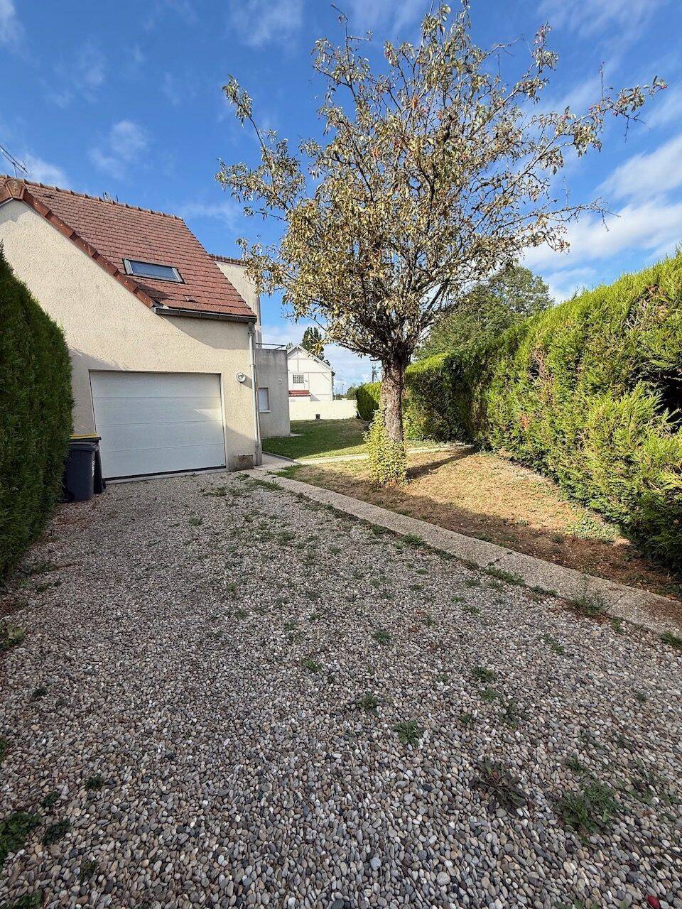 Maison 5 pièces 131 m² · à Guyancourt · 131 m² · 2 200 €/mois
