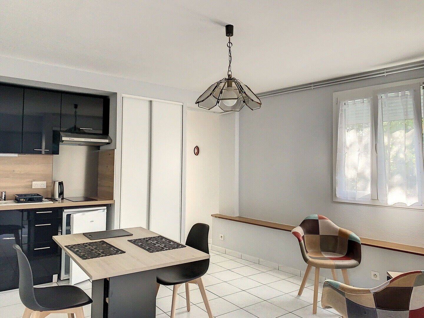 Appartement 2 pièces 30 m² · à Dijon · 29,9 m² · 605 €