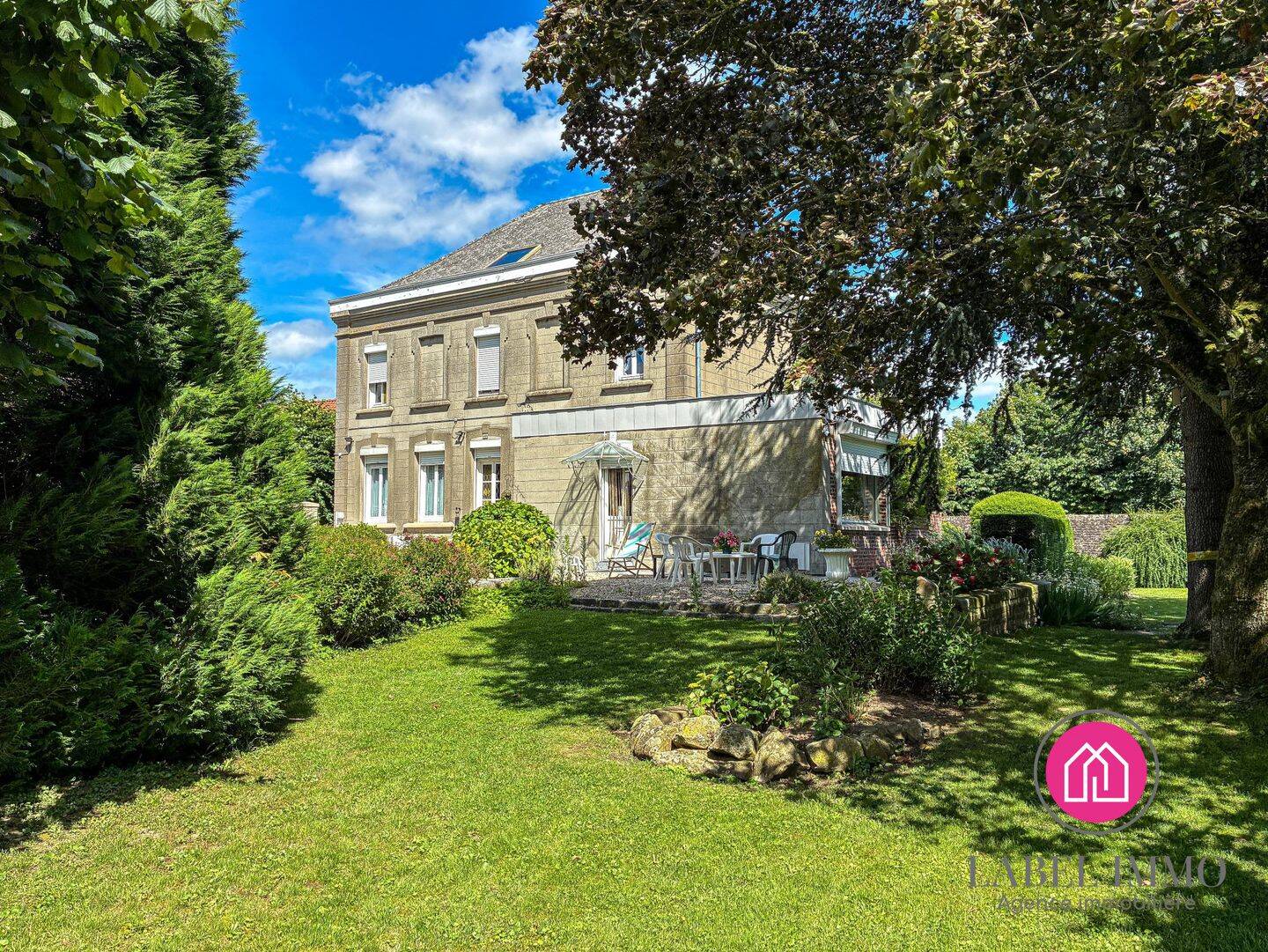 Maison 10 pièces 200 m² · à Sebourg · 200 m² · 435 000 €