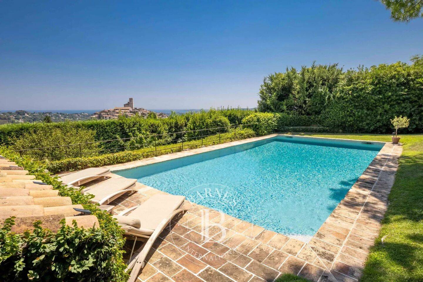 Maison 9 pièces 220 m² · à Saint-Paul-de-Vence · 220 m² · 4 200 000 €