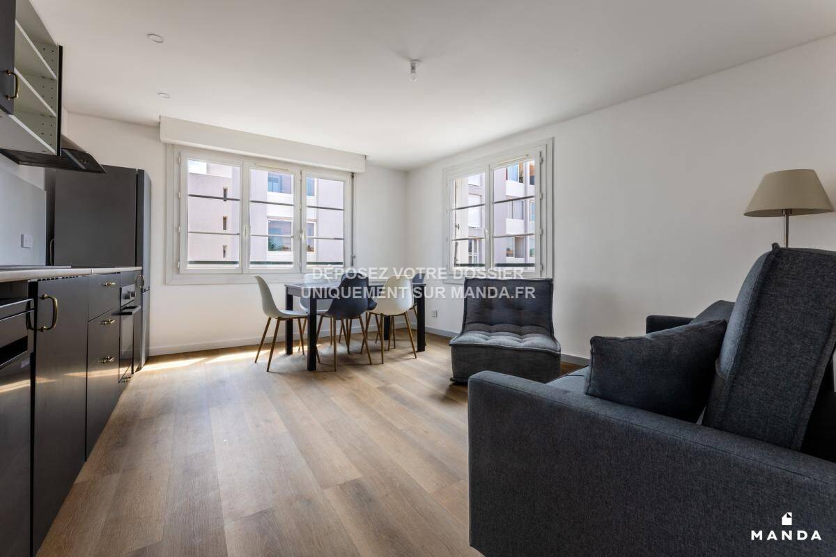 Appartement 5 pièces 81 m² · à Nîmes · 81 m² · 1 290 €
