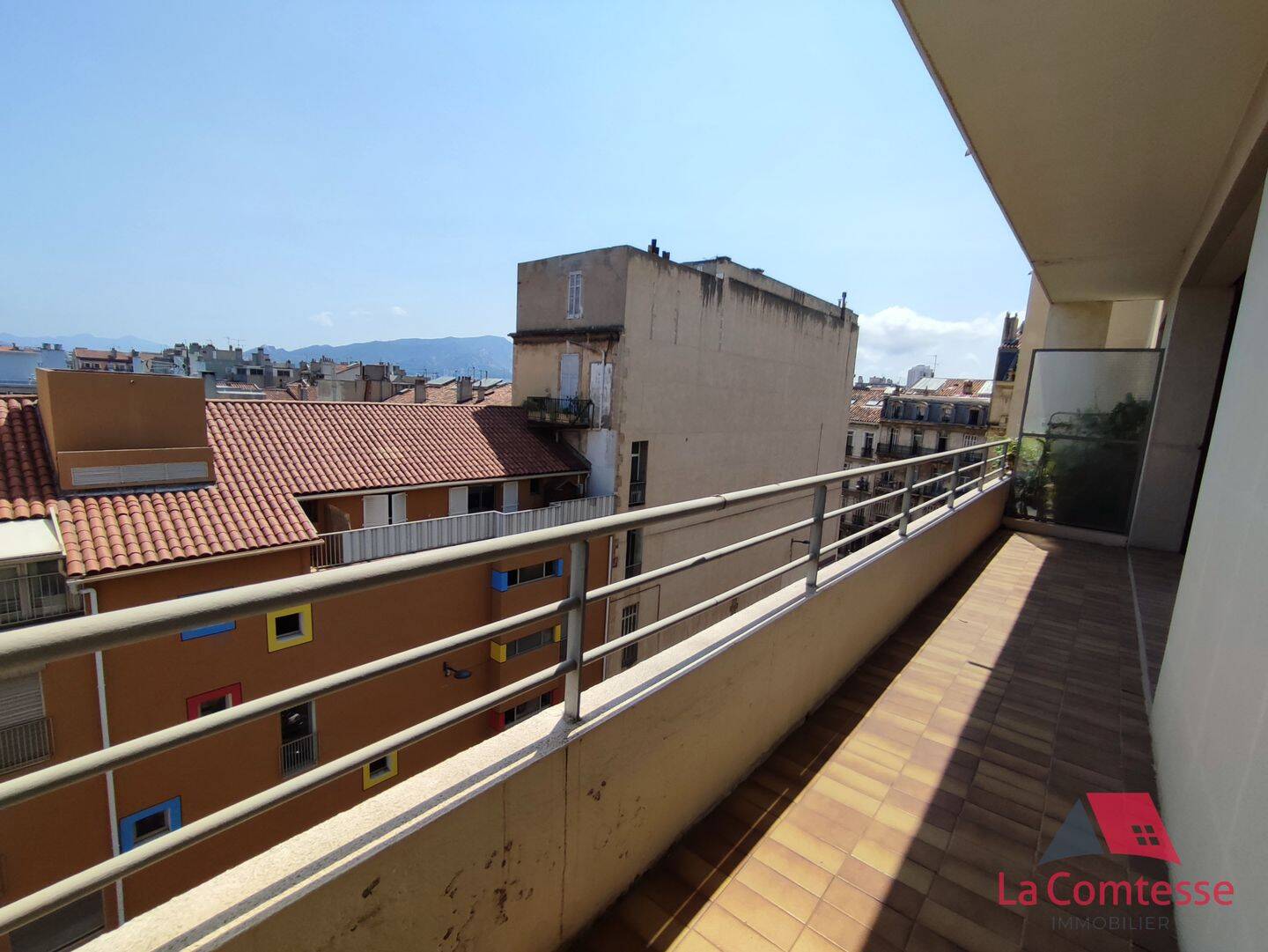 Appartement 3 pièces 106 m² · à Marseille 8ème Arrondissement · 105,5 m² · 1 614 €/mois