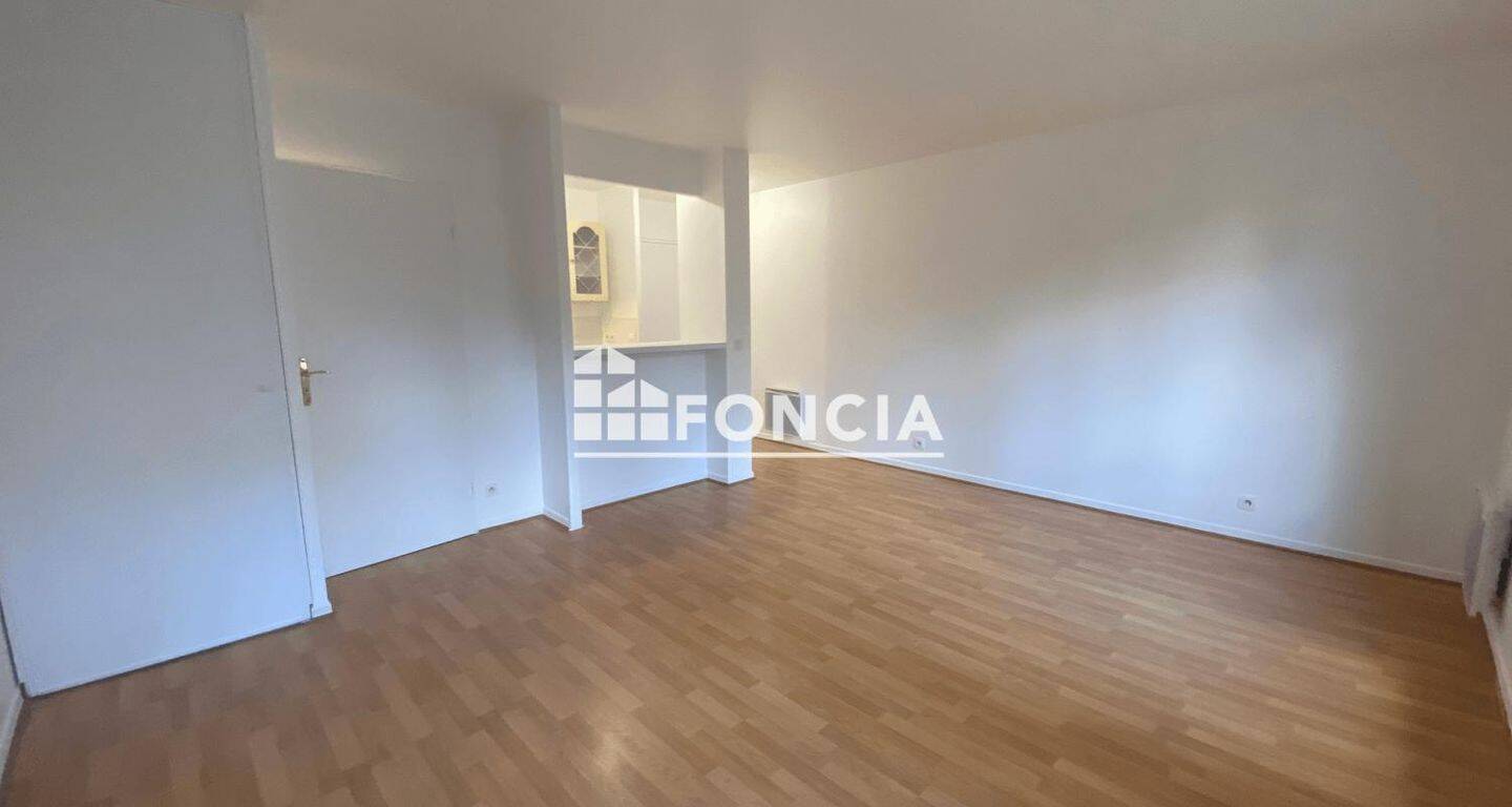 Appartement 1 pièce 29 m² · à Châtillon · 28,5 m² · 717 €