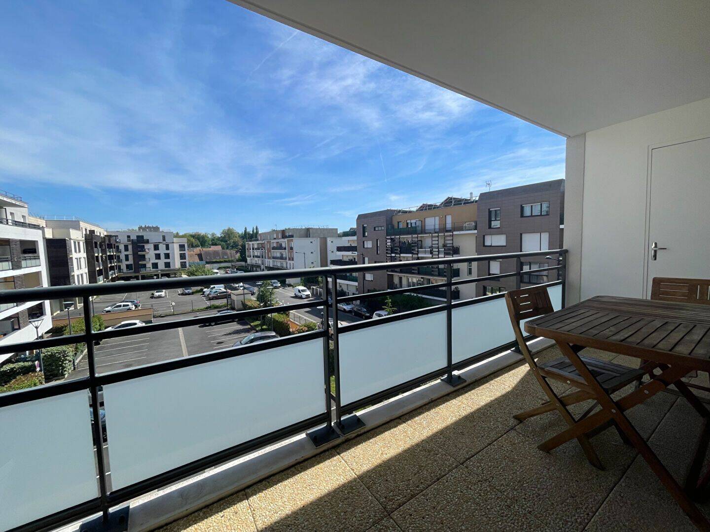 Appartement 4 pièces 77 m² · à Dammarie-les-Lys · 77 m² · 1 155 €
