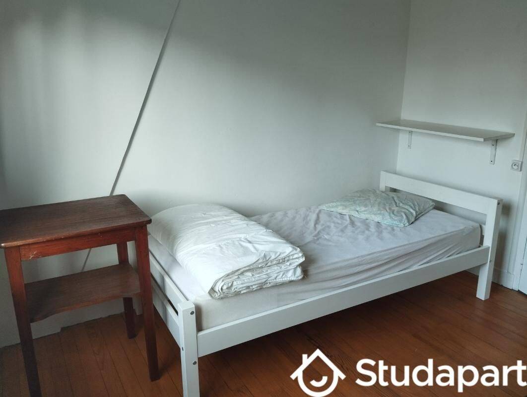 1 pièce 9 m² · à Quimper · 9 m² · 345 €