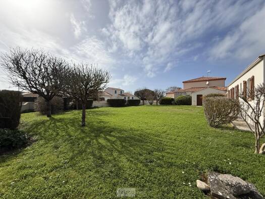 Maison de plain-pied à vendre 450 000 € 6 pièces 4 chambres 135 m² 1 258 m² de terrain Saint-Vincent-sur-Jard 85520