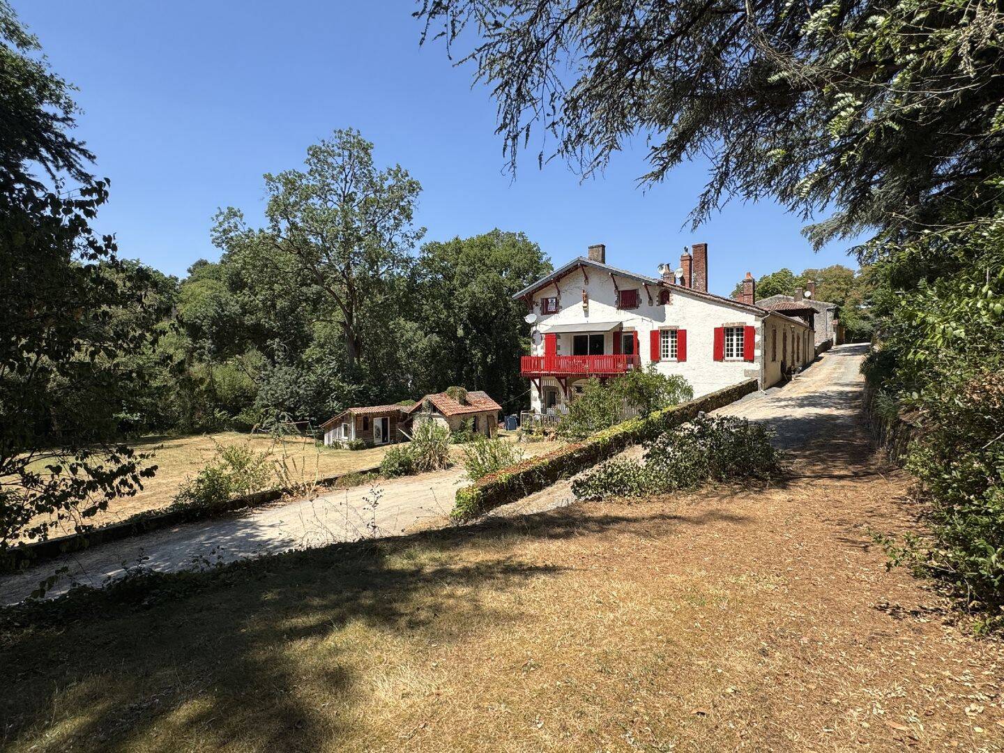 Maison 12 pièces 301 m² · à Gétigné · 301 m² · 680 900 €