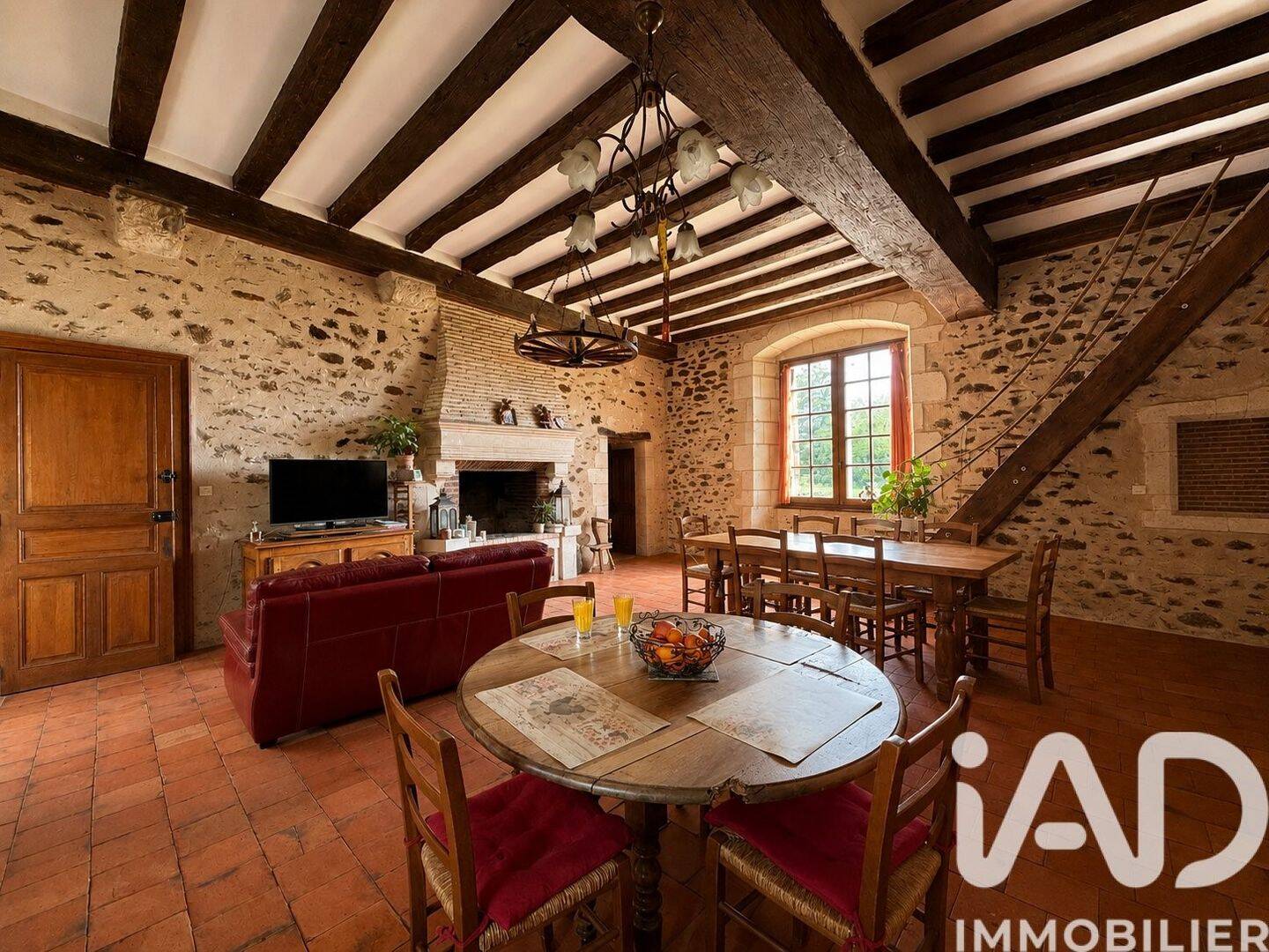 Maison 10 pièces 200 m² · à Yvré-le-Pôlin · 200 m² · 283 000 €
