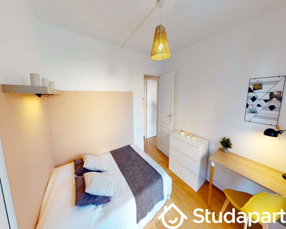 1 pièce 9 m² · à Paris 15ème Arrondissement · 9 m² · 1 290 €/mois