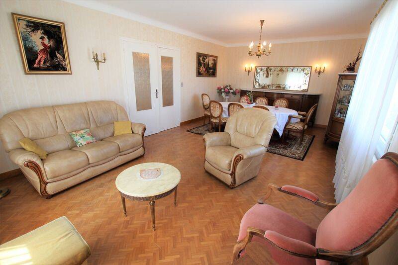 Maison 5 pièces 144 m² · à Saint-Jean-d'Angély · 144 m² · 198 000 €