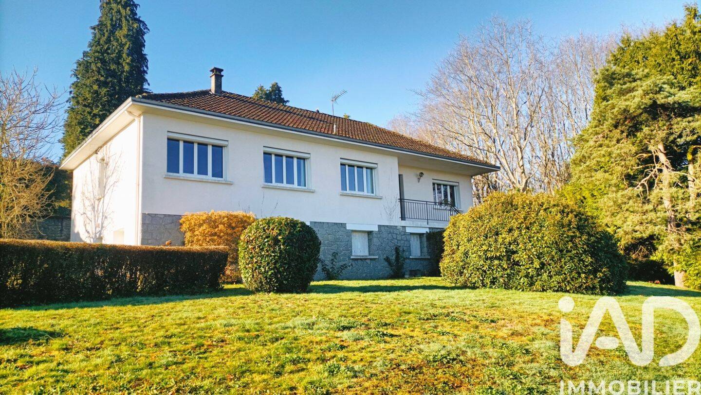 Maison 8 pièces 166 m² · à Ambazac · 166 m² · 198 000 €
