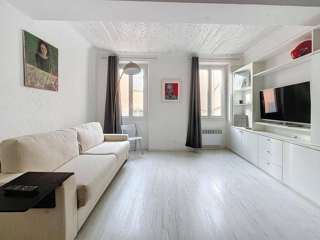 Appartement 1 pièce 24 m² · à Le Cannet · 24,2 m² · 634 €