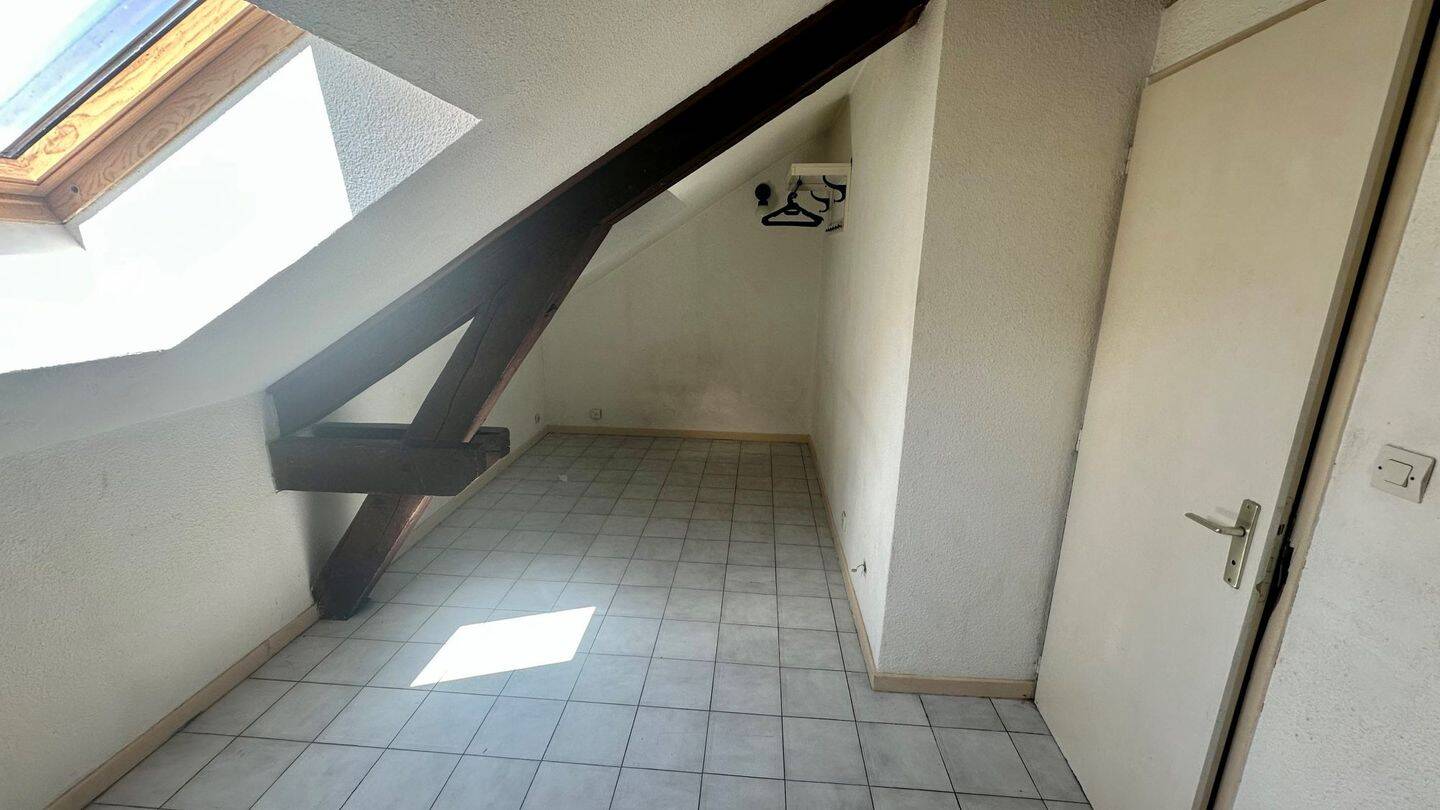 Appartement 1 pièce 13 m² · à Grenoble · 12,8 m² · 392 €