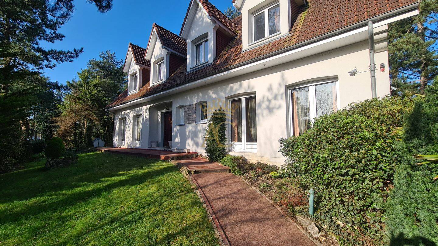 Maison 9 pièces 223 m² · à Neufchâtel-Hardelot · 223 m² · 714 000 €