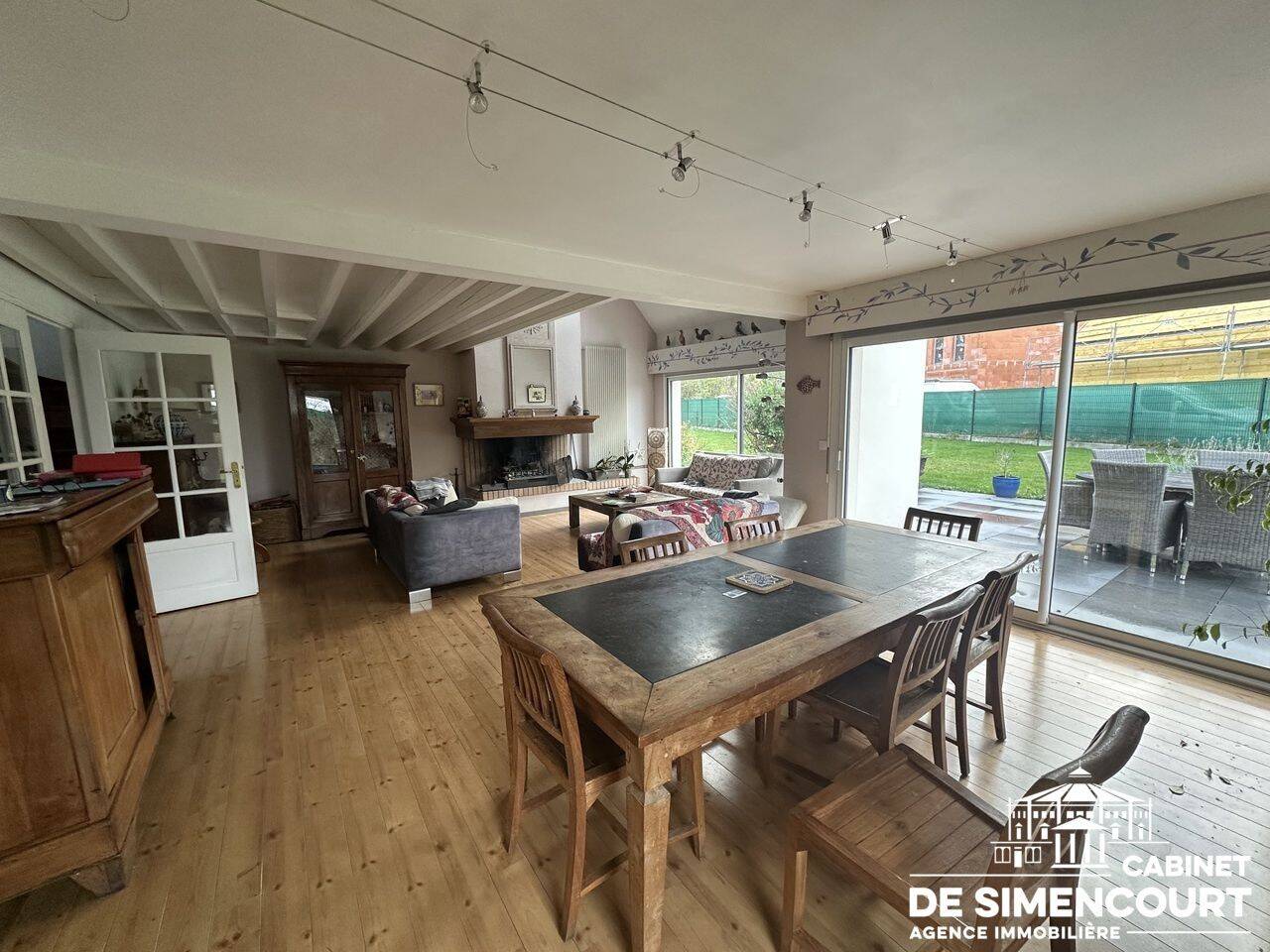 Maison 8 pièces 300 m² · à Saint-Fuscien · 300 m² · 447 000 €