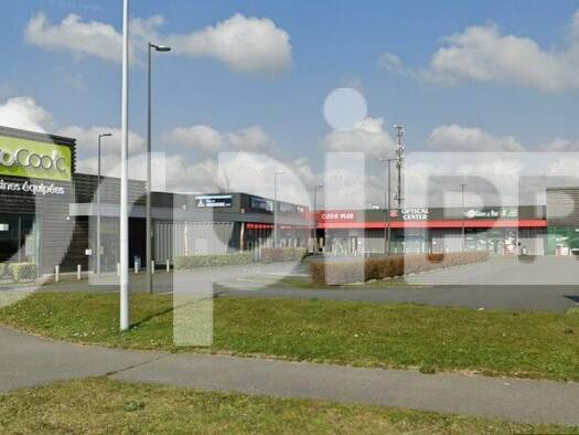 Local commercial à louer 3 330 € 218 m² de surface de vente Gonfreville-l'Orcher 76700