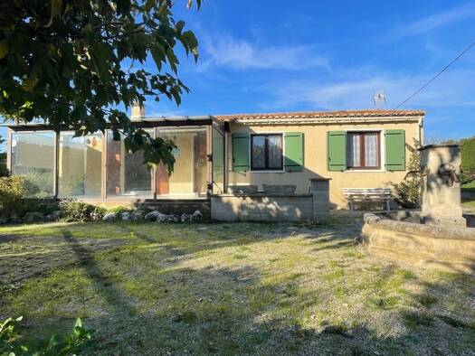 Maison de plain-pied à vendre 283 500 € 3 pièces 2 chambres 90 m² 690 m² de terrain Orgon 13660