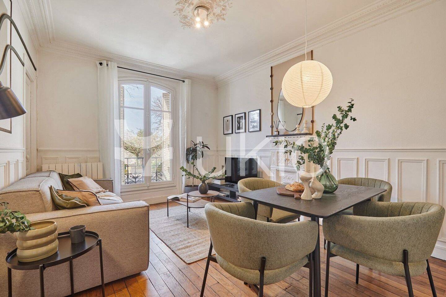 Appartement 2 pièces 42 m² · à Paris 15ème Arrondissement · 42 m² · 3 345 €