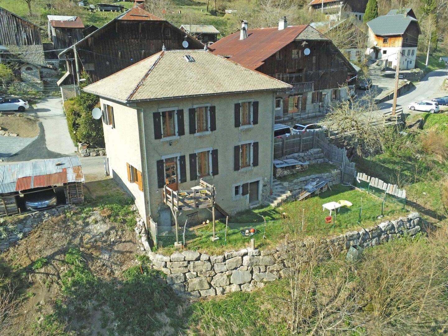 Maison 7 pièces 103 m² · à Taninges · 103 m² · 365 000 €