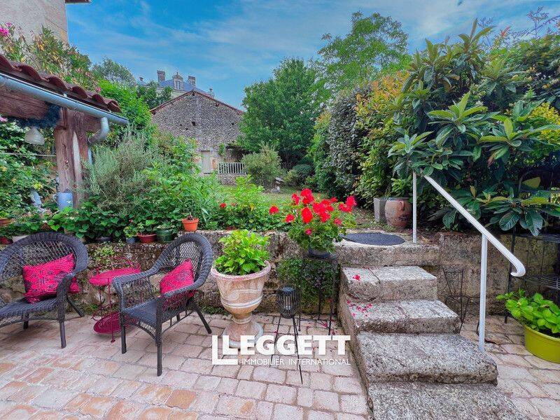Maison 5 pièces 163 m² · à Bourdeilles · 163 m² · 280 900 €